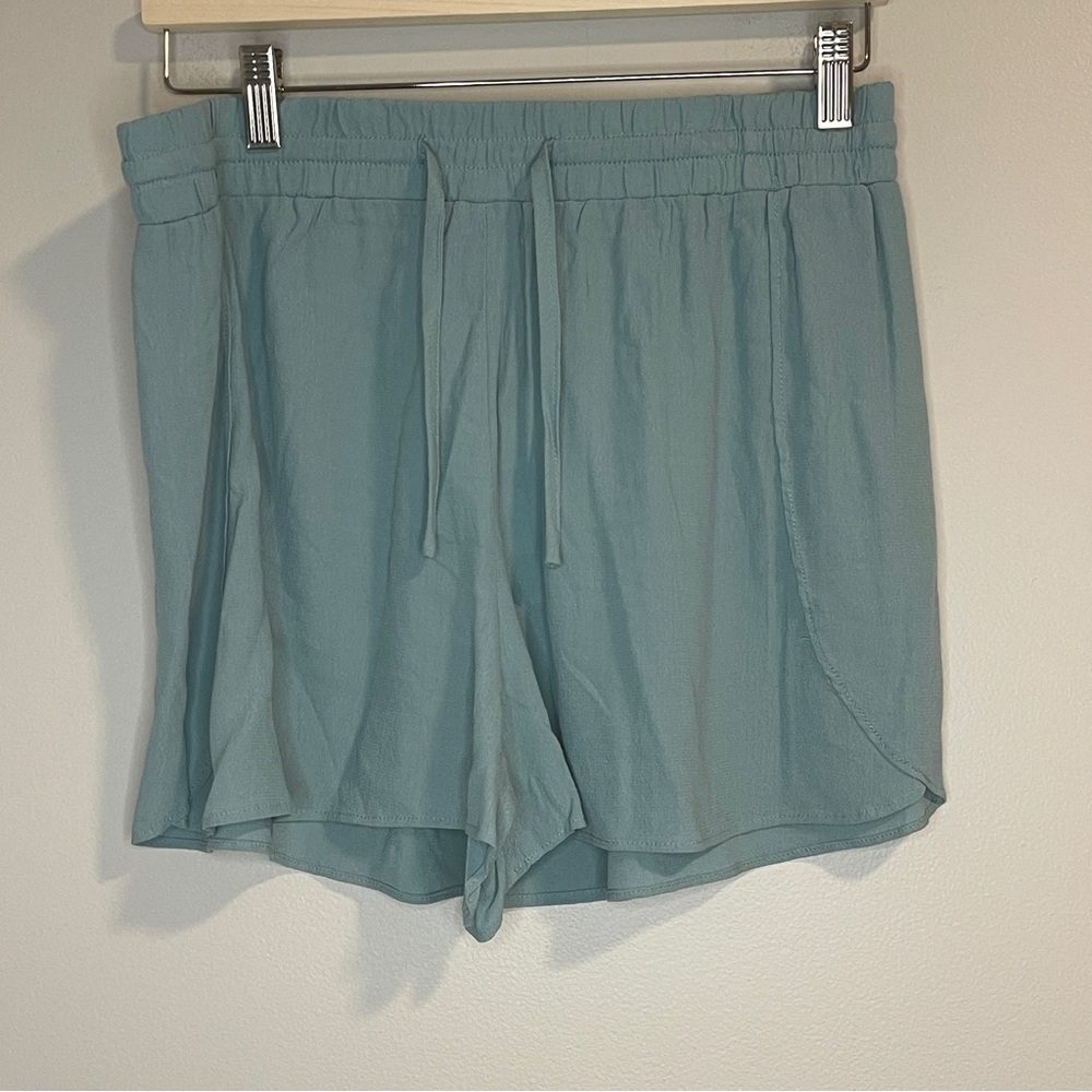 NOIZE Magnolia Shorts in Surf Size M